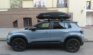Jeep Avenger с автобоксом Thule Force 3 L